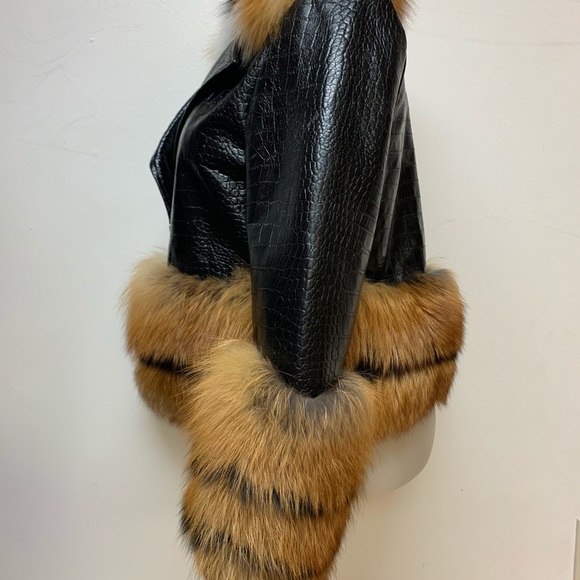 “THE JADE CROC” - Picture 2 of 3